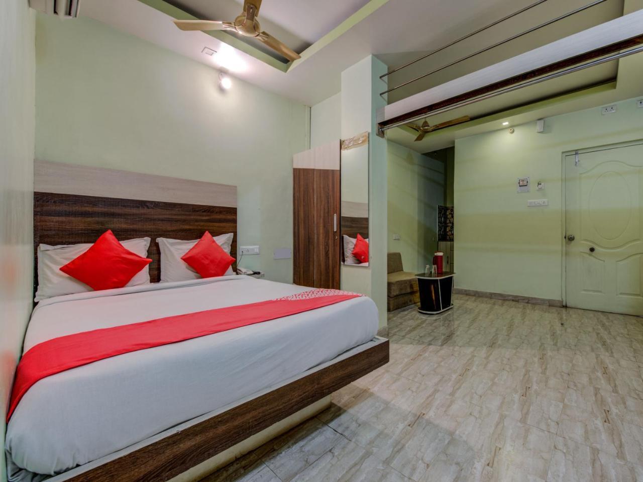 Oyo 18873 Hotel Comfort Deoghar Bagian luar foto